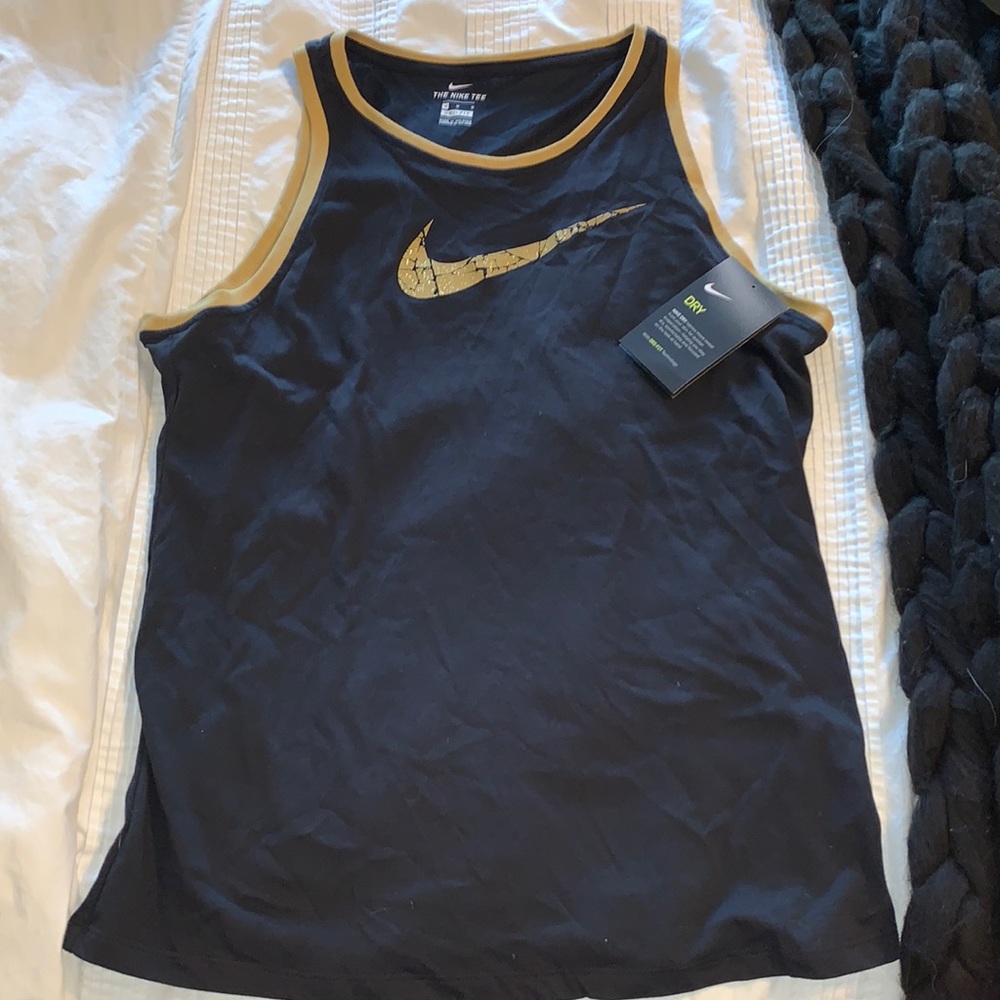 Nike workout tank top